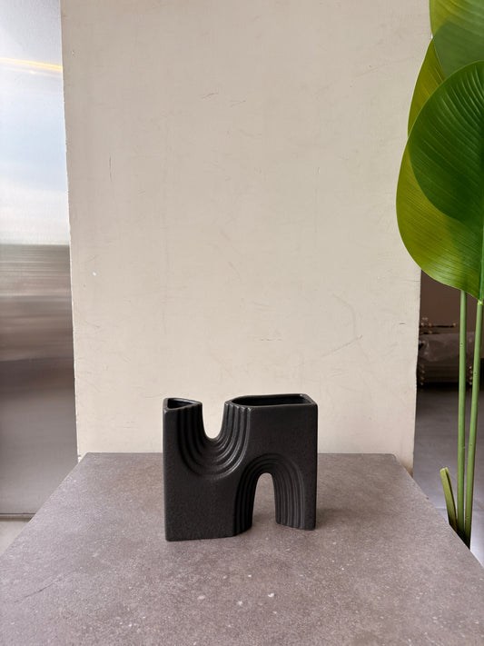 Geometric arch decor vase